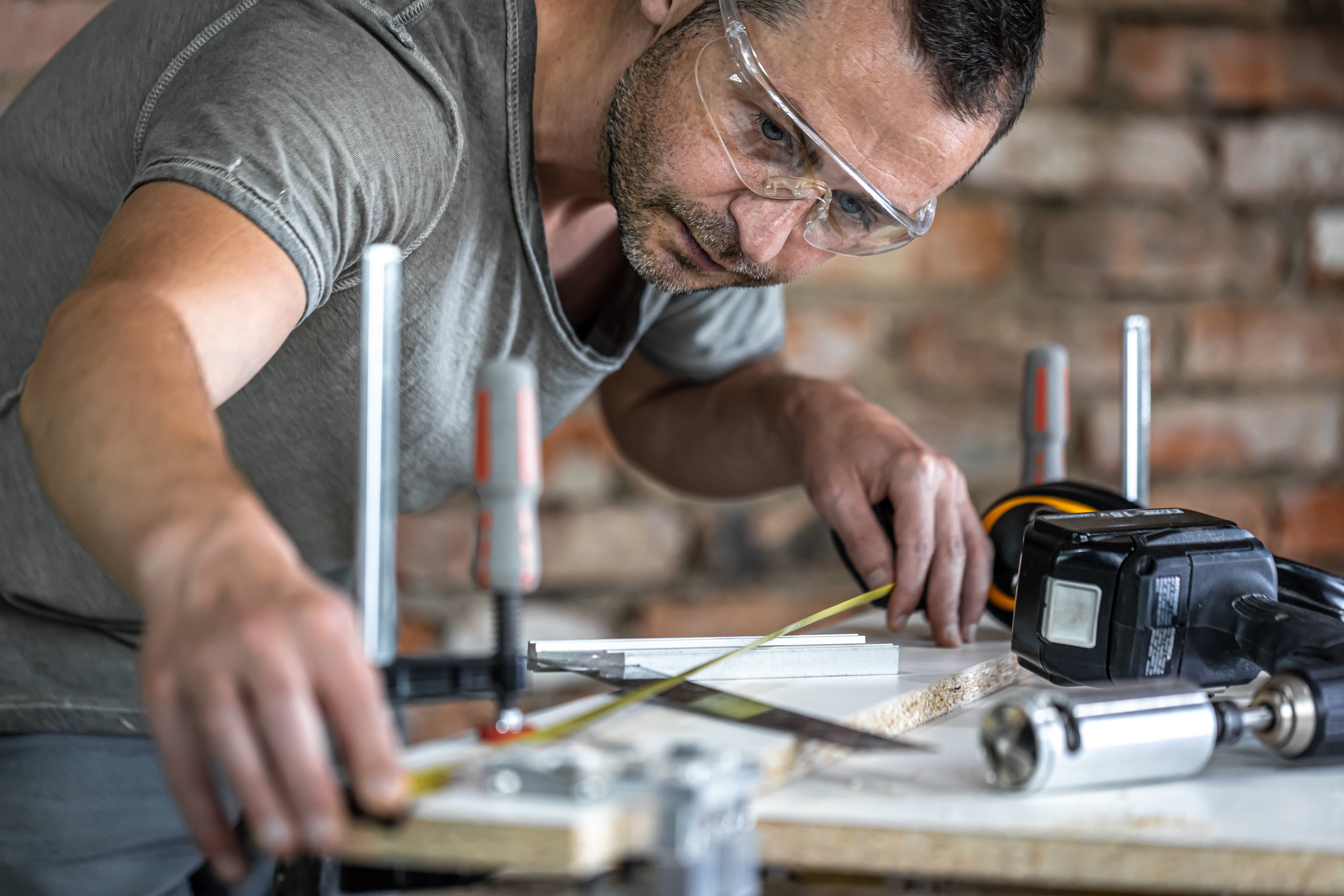11. ΕΡΓΑΛΕΙΑ ΧΕΙΡΟΣ – ΦΟΡΗΤΑ ΕΡΓΑΛΕΙΑ ΙΣΧΥΟΣ